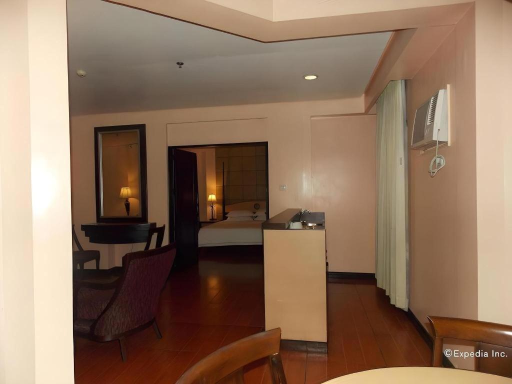 Planta Centro Bacolod Hotel & Residences Eksteriør billede