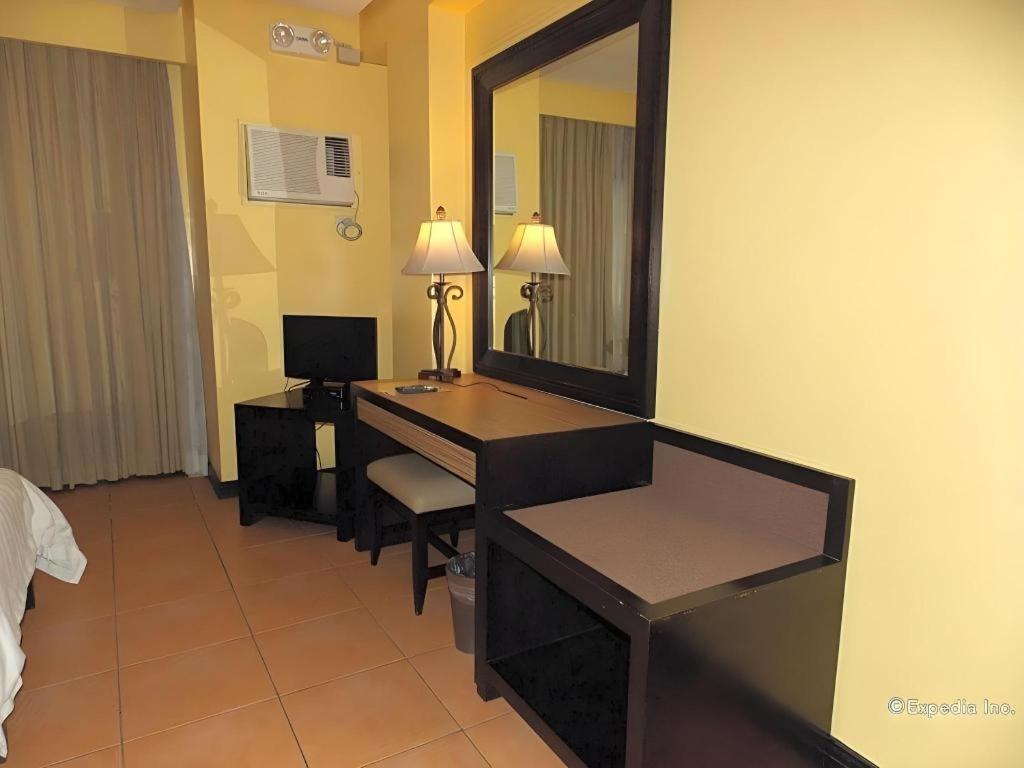 Planta Centro Bacolod Hotel & Residences Eksteriør billede