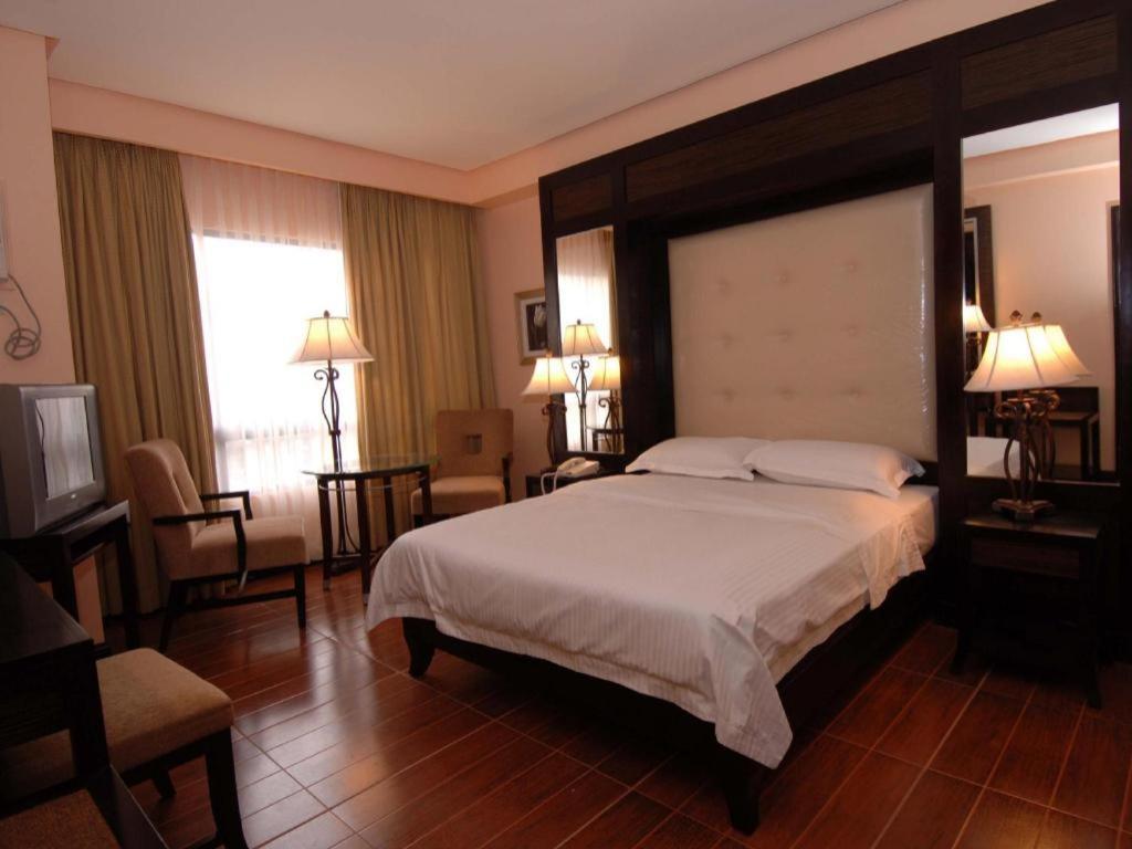 Planta Centro Bacolod Hotel & Residences Eksteriør billede