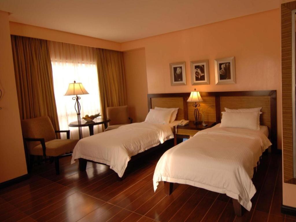 Planta Centro Bacolod Hotel & Residences Eksteriør billede