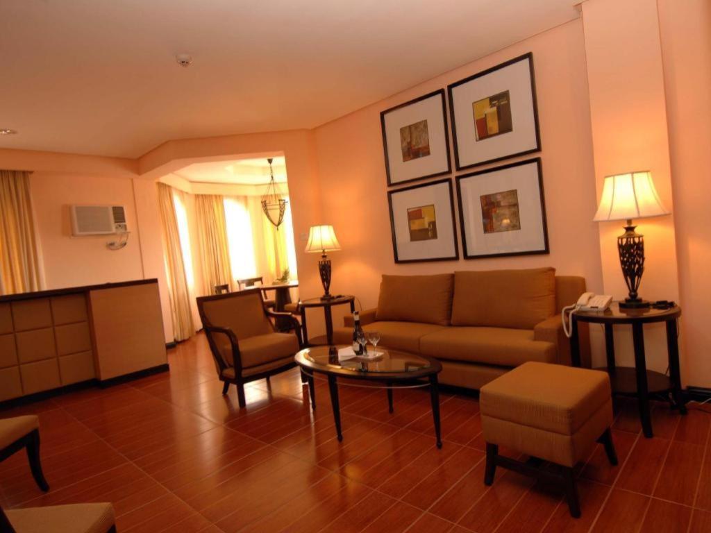 Planta Centro Bacolod Hotel & Residences Eksteriør billede