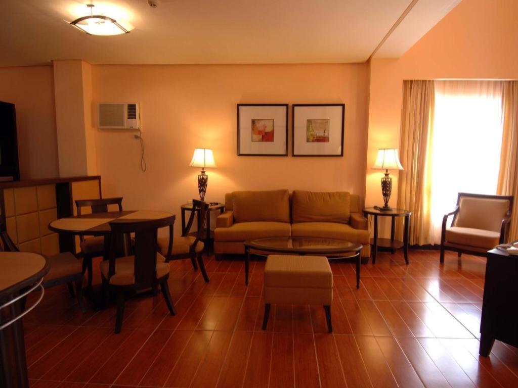 Planta Centro Bacolod Hotel & Residences Eksteriør billede