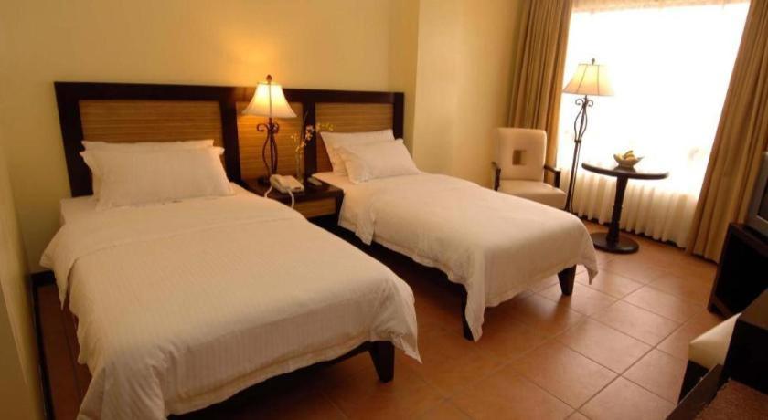 Planta Centro Bacolod Hotel & Residences Eksteriør billede