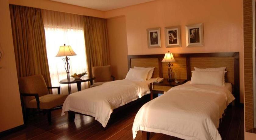Planta Centro Bacolod Hotel & Residences Eksteriør billede
