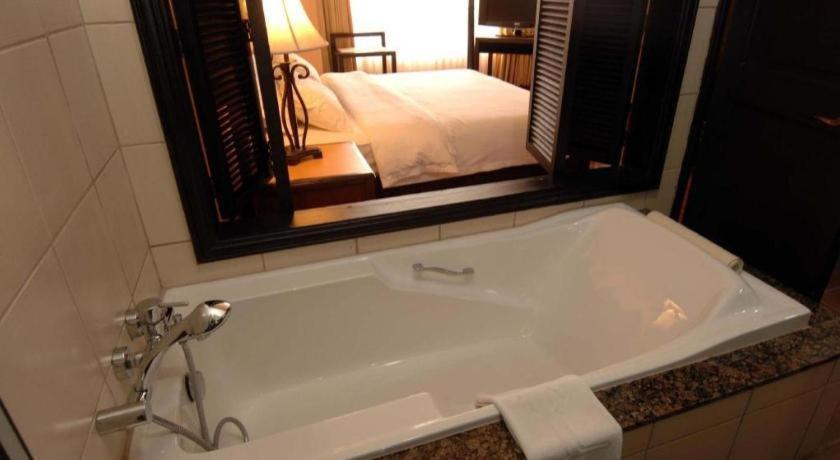 Planta Centro Bacolod Hotel & Residences Eksteriør billede