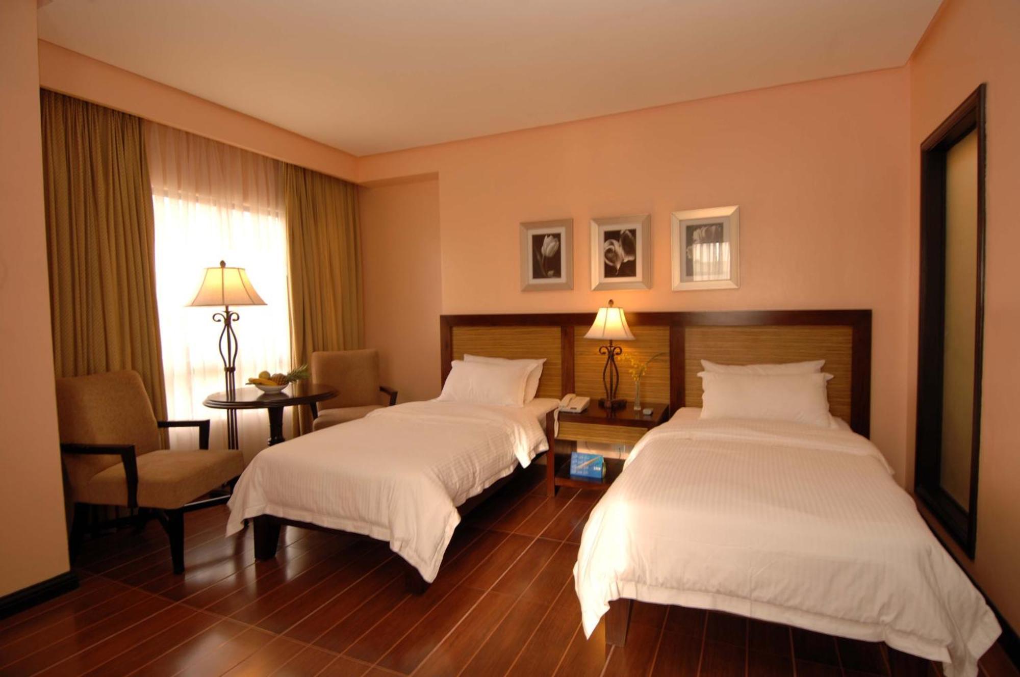 Planta Centro Bacolod Hotel & Residences Eksteriør billede